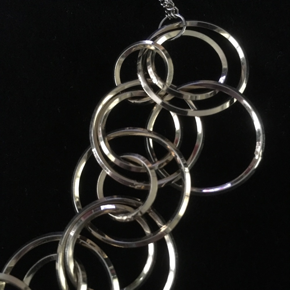 🌸🌸 SOLD 💕💕Vintage Necklace with Circular motif - Picture 4 of 4